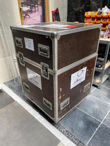 Robert Juliat 714 SX 2 Uitsparingen (4x incl fligtcase) beschikbaar voor biedingen