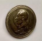 Verzilverde penning/ broche met Mao Zedong 1968., Ophalen of Verzenden, Overige materialen