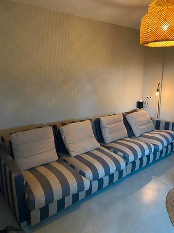 Gestreepte vierpersoonsbank