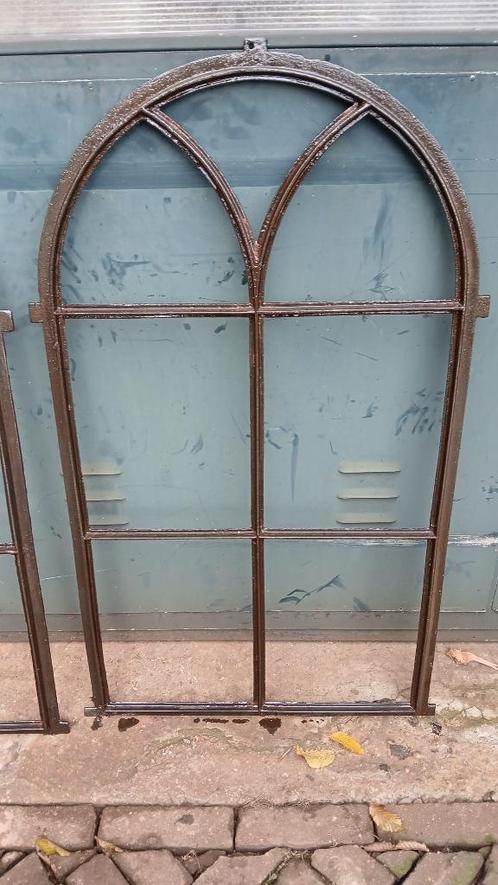 veel keuze uit originele gietijzeren stalramen type kerkraam, Antiek en Kunst, Curiosa en Brocante, Ophalen of Verzenden