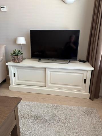 Nieuwe ecru tv kast beschikbaar voor biedingen