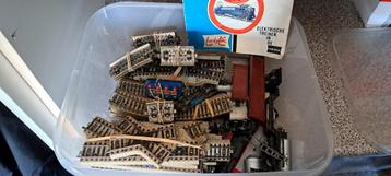 Märklin treinrails en locomotief, wagons etc. beschikbaar voor biedingen