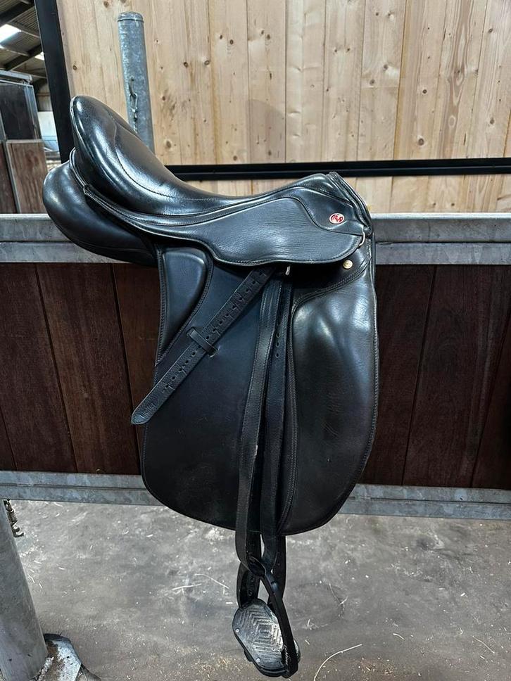 Kieffer zadel 17 inch MW boom, Dieren en Toebehoren, Paarden en Pony's | Zadels, Zo goed als nieuw, Dressuur, Ophalen of Verzenden