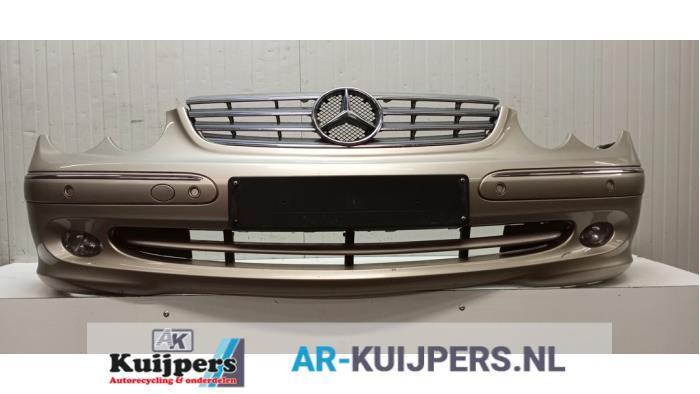 Voorbumper van een Mercedes CLK, Auto-onderdelen, Carrosserie en Plaatwerk, Bumper, Mercedes-Benz, Gebruikt