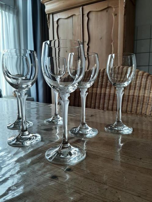 SCHOTT ZWIESEL . MENUETT - 6 KRISTALLEN - RODE WIJN GLAZEN, Huis en Inrichting, Keuken | Servies, Zo goed als nieuw, Glas of Glazen