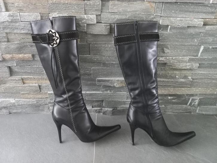 Zwart lederen laarzen Casadei maat 39, Kleding | Dames, Schoenen, Zo goed als nieuw, Hoge laarzen, Zwart, Ophalen