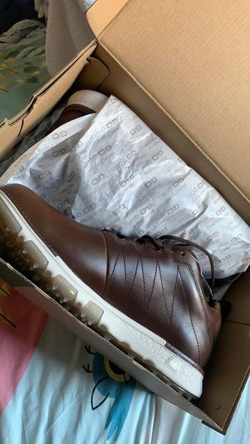 Golfschoenen water dicht maat 41. De maat valt precies beschikbaar voor biedingen
