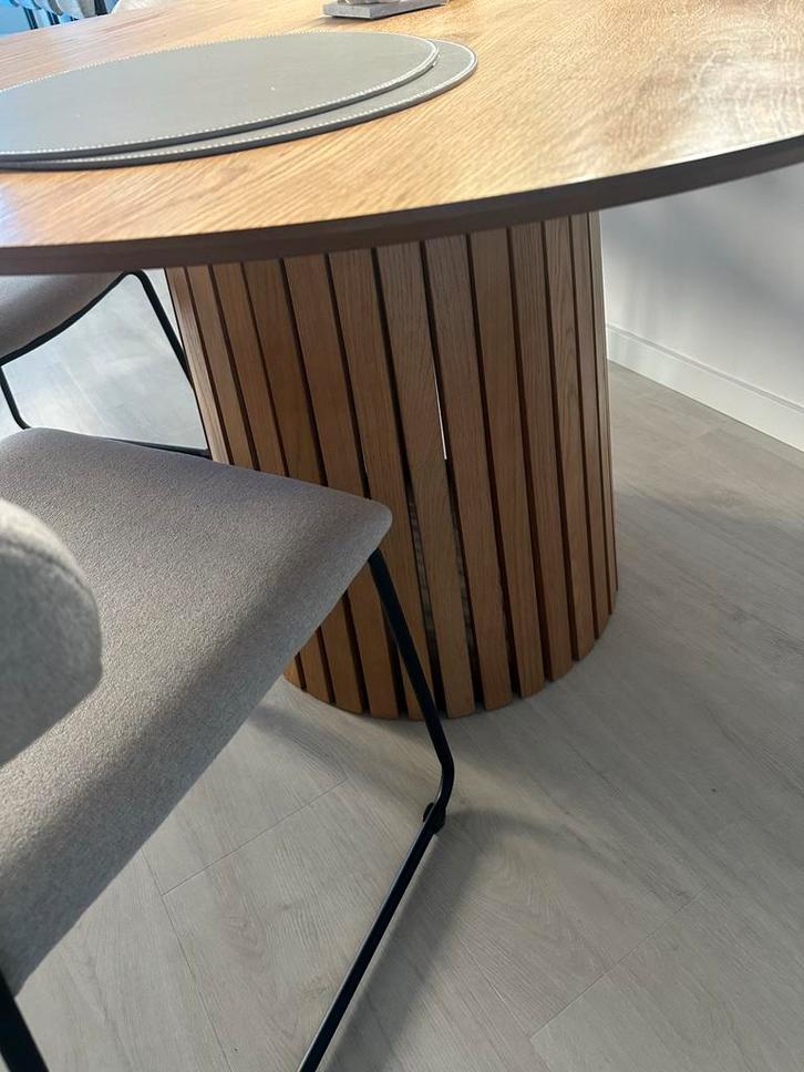 Bruin Houten Eettafel Rond - diameter 120 cm, Huis en Inrichting, Tafels | Eettafels, Zo goed als nieuw, 100 tot 150 cm, Vier personen