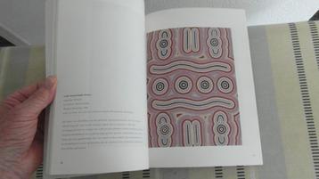 ABORIGINAL kunst ; een fraai boek in niewstaat beschikbaar voor biedingen