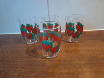 Vintage glaasjes  beschikbaar voor biedingen