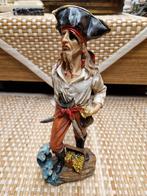 Piraten beeld met schatkist, Verzamelen, Beelden en Beeldjes, Ophalen of Verzenden, Zo goed als nieuw, Mens