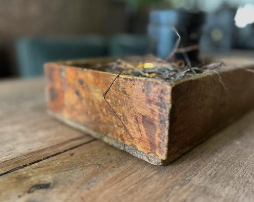 Oud houten bakje sober sleets imperfect brocante, Antiek en Kunst, Curiosa en Brocante, Ophalen