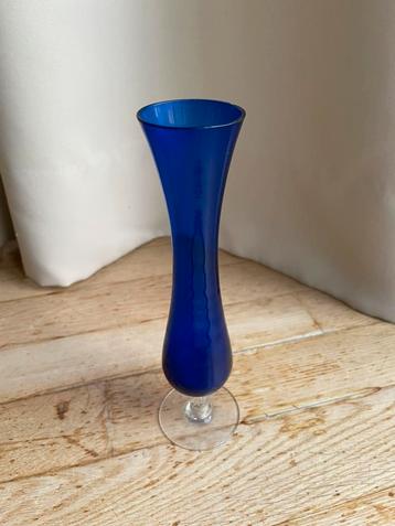 Antiek blauw glazen Murano vaasje Venetië beschikbaar voor biedingen