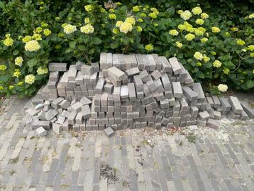 >3 m2 gebakken klinkers circa 325 stenen beschikbaar voor biedingen