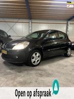 Renault Clio 1.2 TCE Expression NIEUWE KOPPELING EN APK, Voorwielaandrijving, Gebruikt, Zwart, 4 cilinders