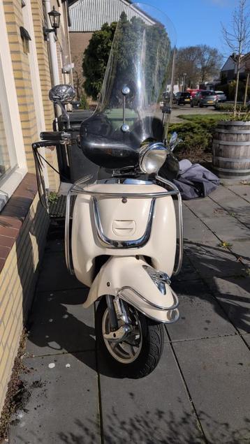 Mooie Retro Scooter te Koop! beschikbaar voor biedingen