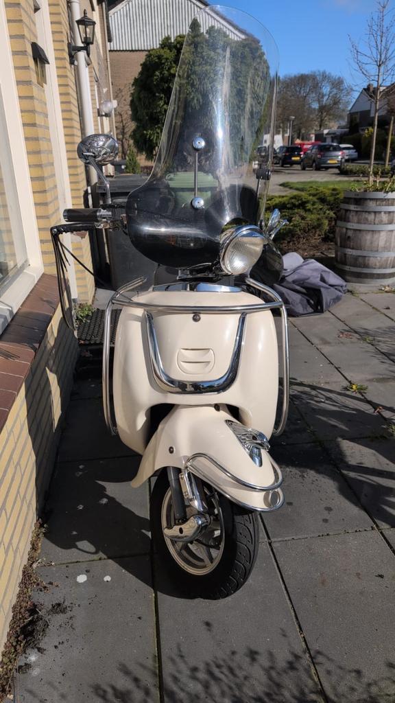 Mooie Retro Scooter te Koop!, Fietsen en Brommers, Scooters | Overige merken, Gebruikt, Maximaal 25 km/u, Benzine, Ophalen