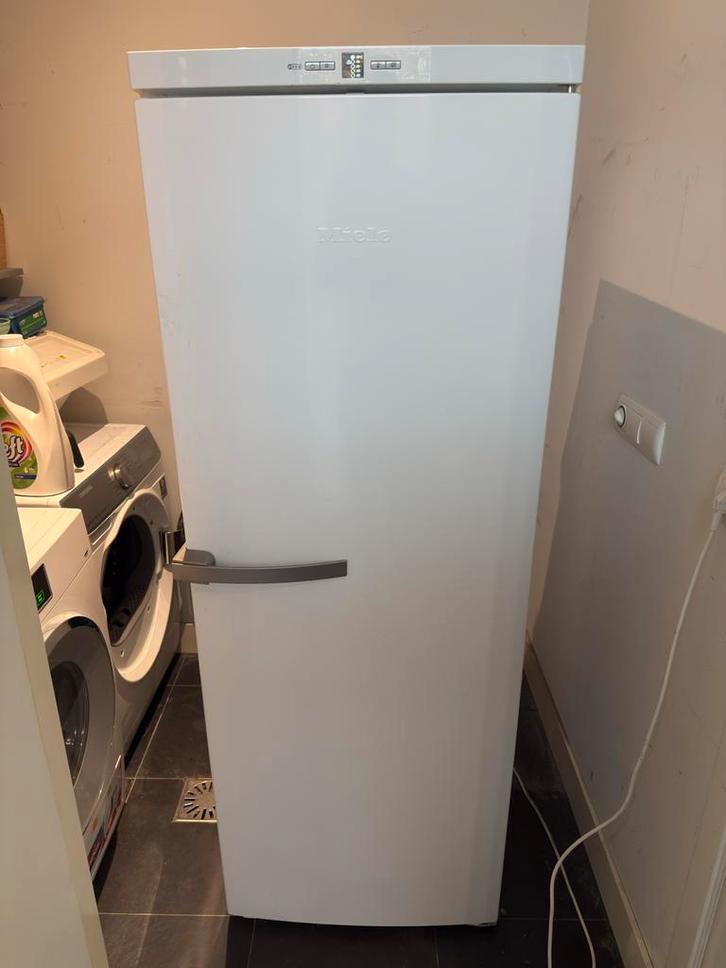 Miele Vrieskast - No Frost - 221L, Witgoed en Apparatuur, Vriezers en Diepvrieskisten, Zo goed als nieuw, Vrijstaand, Vrieskast