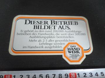 sticker dubbelzijdig dieser betrieb bildet aus beschikbaar voor biedingen