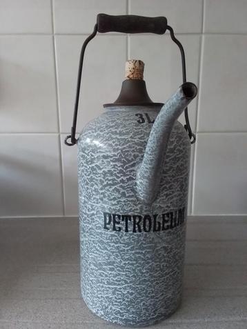 Vintage Petroleumkan 3L beschikbaar voor biedingen
