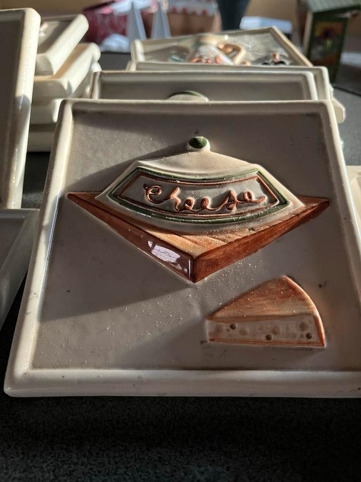 Decocer Tegels - Cheese, Cookies, Tea, Oil, Olijf, Antiek en Kunst, Antiek | Wandborden en Tegels, Ophalen of Verzenden