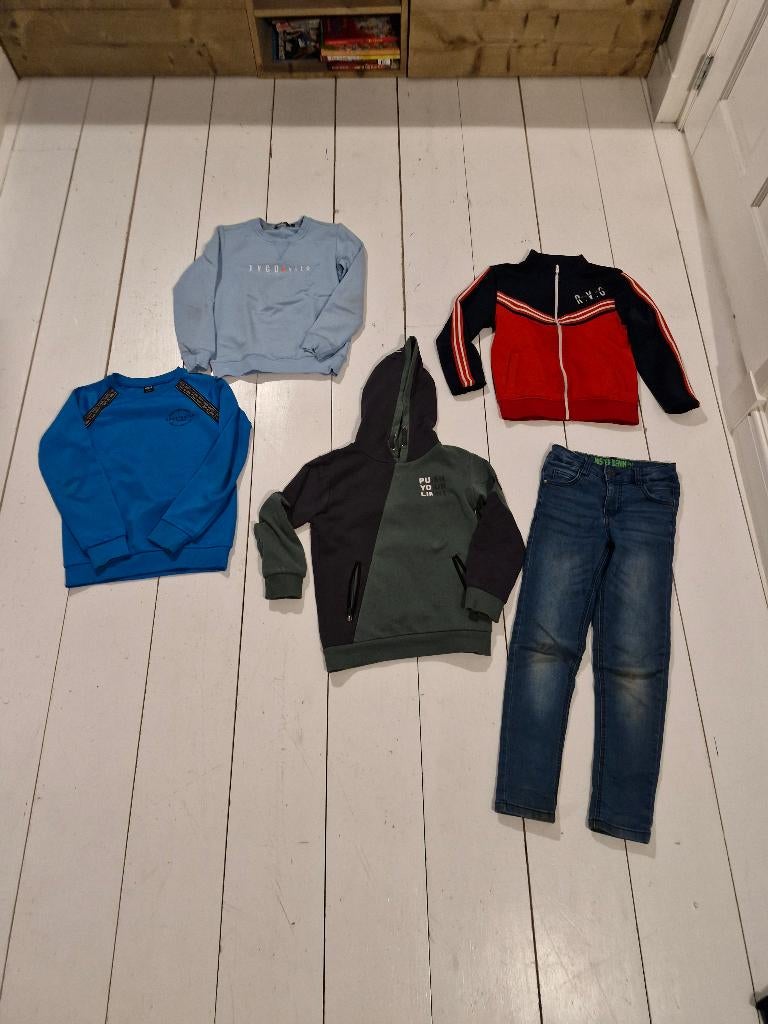 3 truien, vest jeans 134 140, Ophalen of Verzenden, Gebruikt, Jongen, Trui of Vest