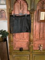 Zwarte leren rok - maat 42, Zwart, Maat 42/44 (L), Ophalen of Verzenden, Gedragen