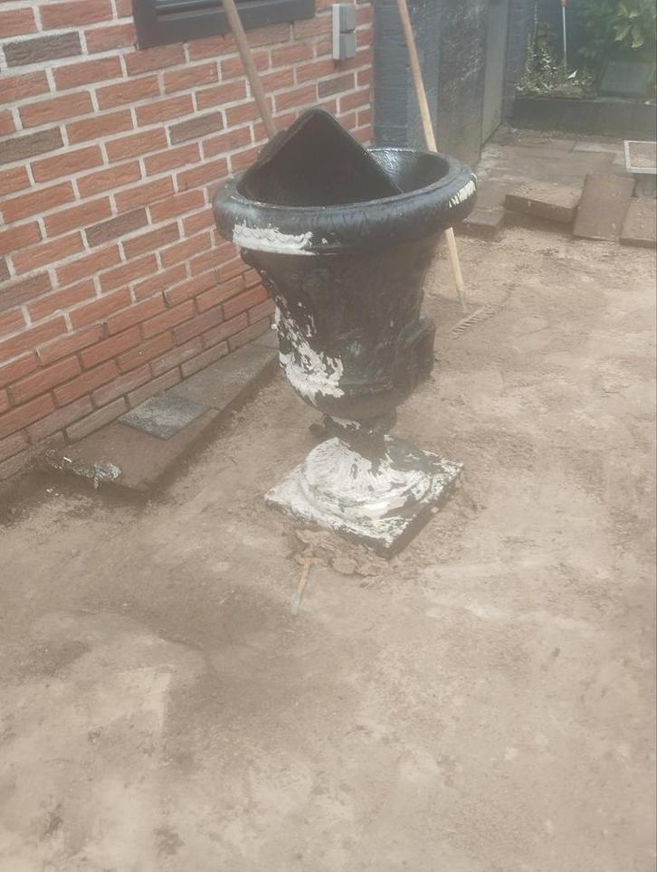 Tuinornament Vaas op Sokkel, Tuin en Terras, Tuinvazen, Gebruikt, Ophalen of Verzenden