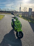 Piaggio Zip iGet 2019 – Brom | Alpha LED | Kawasaki Groen, Fietsen en Brommers, Scooters | Piaggio, Ophalen, Maximaal 45 km/u