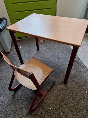 Kleuter Tafels & Stoelen - 7 stuks + losse stoelen beschikbaar voor biedingen