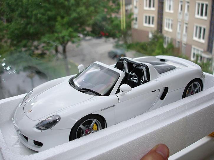 Porsche Carrera GT wit | AUTOart | 1:18 | Zeldzaam!, Hobby en Vrije tijd, Modelauto's | 1:18, Zo goed als nieuw, Auto, Autoart
