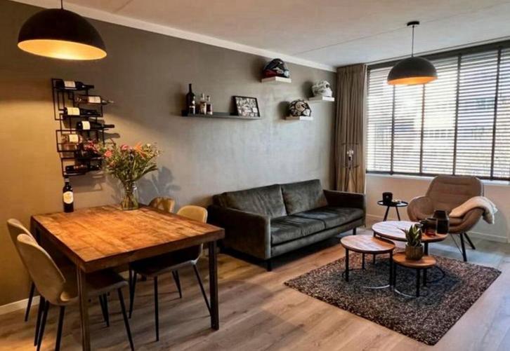 Bank Troubadour interieurs, Huis en Inrichting, Banken | Bankstellen, Zo goed als nieuw, Rechte bank, Driepersoons, 200 tot 250 cm