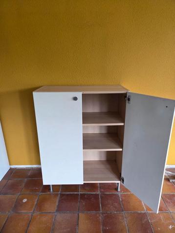 Kleine kast - 104x80x38 cm beschikbaar voor biedingen