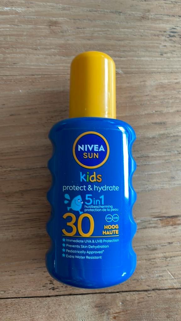 Nivea Sun kids factor 30; nieuw!, Sieraden, Tassen en Uiterlijk, Uiterlijk | Lichaamsverzorging, Nieuw, Zonnebrand of After Sun
