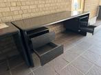 2 zwarte houten bureaus, Huis en Inrichting, Ophalen, Zo goed als nieuw