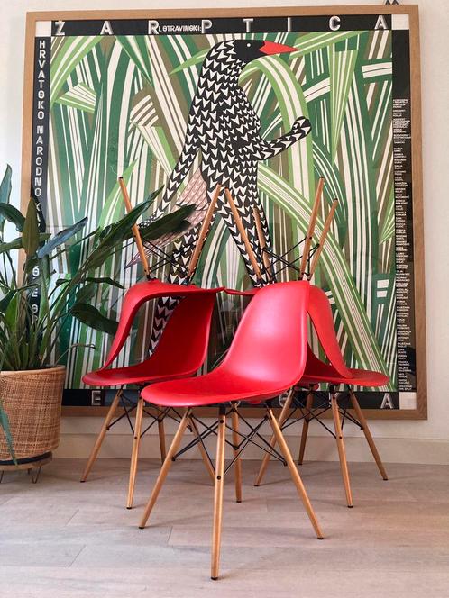 Vitra DSW (5x/ nieuwe hoogte), Huis en Inrichting, Stoelen, Zo goed als nieuw, Vijf, Zes of meer stoelen, Hout, Kunststof, Rood