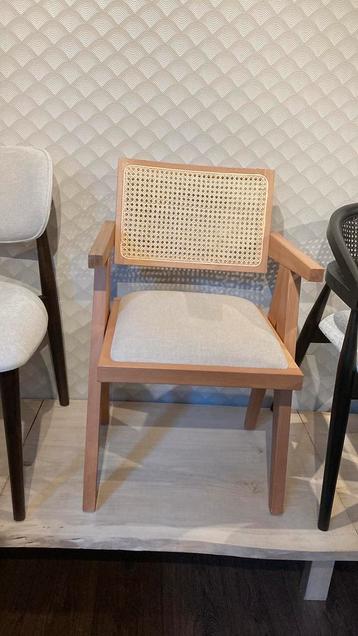 4 st. Stoelen nieuw, naturel hout met webbing beschikbaar voor biedingen