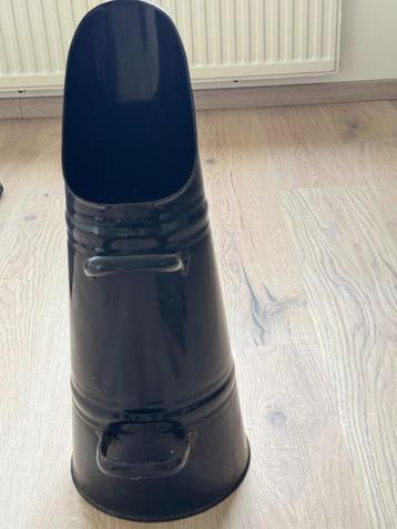 Kolenkit zwart beschikbaar voor biedingen