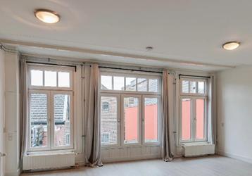 Free Grey Beige curtains beschikbaar voor biedingen