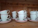 Wedgwood kerstservies koffiekopjes 12 stuks, Ophalen, Zo goed als nieuw, Wedgwood, Kop(pen) en/of Schotel(s)