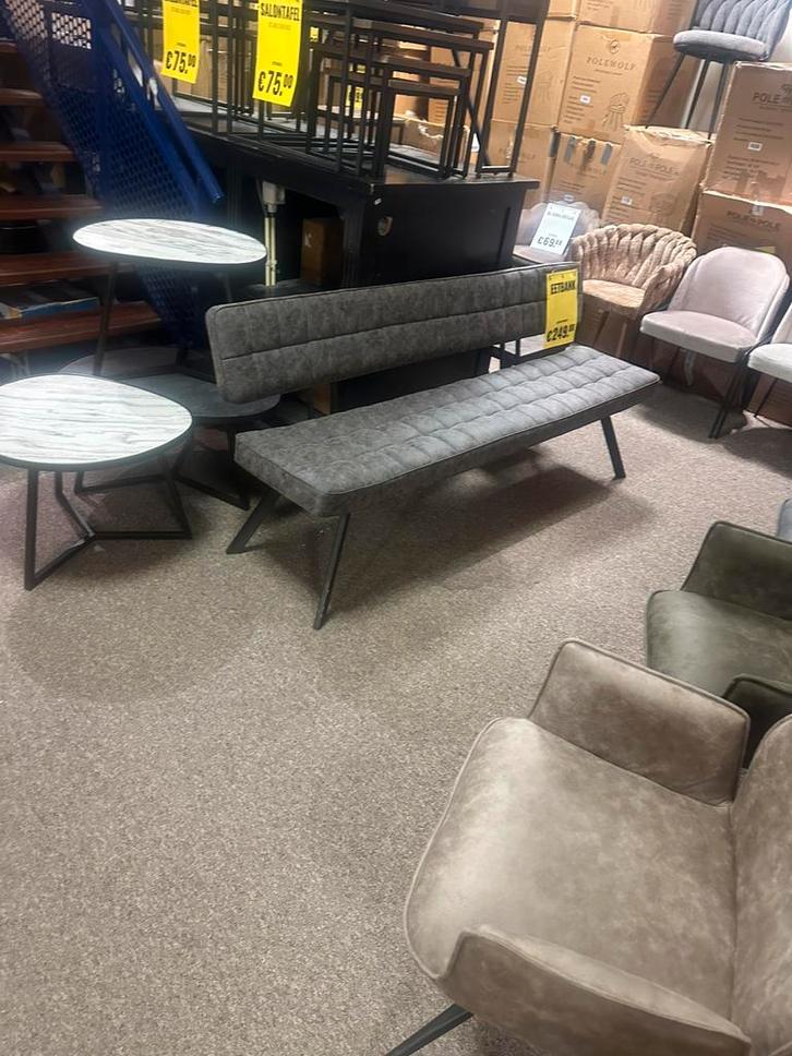 Eetafel bankje vqn 599 voor 199 4 kleuren wees snel bij, Huis en Inrichting, Stoelen, Zo goed als nieuw, Ophalen
