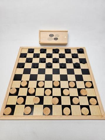 # Dambord - Schaakbord met Damstenen van hout beschikbaar voor biedingen
