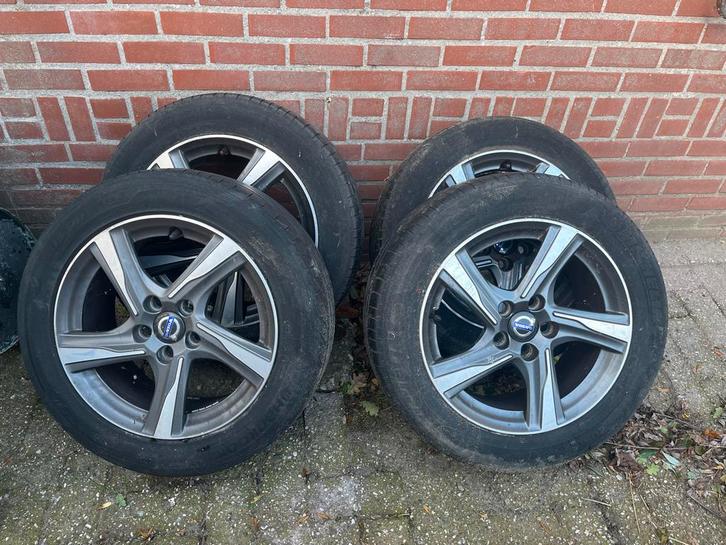 Volvo V40 R-Design Velgen 16 inch, Auto-onderdelen, Banden en Velgen, Velg(en), All Season, 17 inch, 205 mm, Personenwagen, Gebruikt