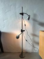 Industriële vloerlamp, vintage staande lamp metaal, Huis en Inrichting, Lampen | Vloerlampen, Ophalen, Gebruikt, Metaal, 150 tot 200 cm