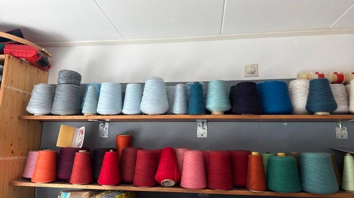 Garen Conen - Machinebreien/Weven, Hobby en Vrije tijd, Breien en Haken, Nieuw, Breien, Wol of Garen, Ophalen