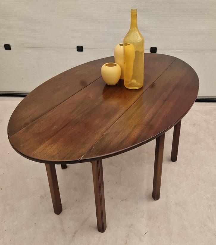Vintage ovale uitklaptafel met twee 'oren',, Huis en Inrichting, Tafels | Eettafels, Gebruikt, 150 tot 200 cm, 100 tot 150 cm