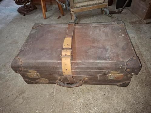 Vintage Leren Koffer met Zwitserse Douane Sticker, Antiek en Kunst, Curiosa en Brocante, Ophalen