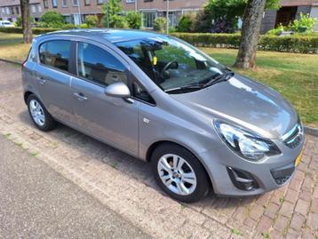 Zeer nette Opel Corsa 1.4 16V 5D 2014 Bruin beschikbaar voor biedingen