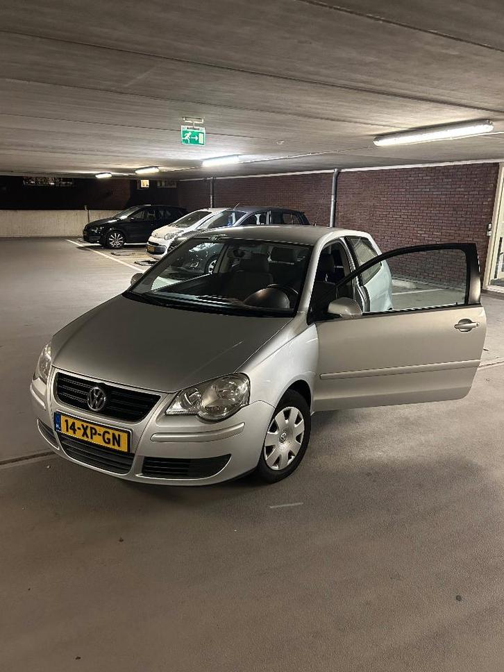 Volkswagen Polo 1.4 16V 59KW 2007 Grijs, Auto's, Volkswagen, Particulier, Polo, Airbags, Airconditioning, Centrale vergrendeling