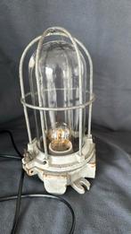 Tafel lamp. Vintage Brocante oude lamp, Huis en Inrichting, Minder dan 50 cm, Gebruikt, Ophalen of Verzenden